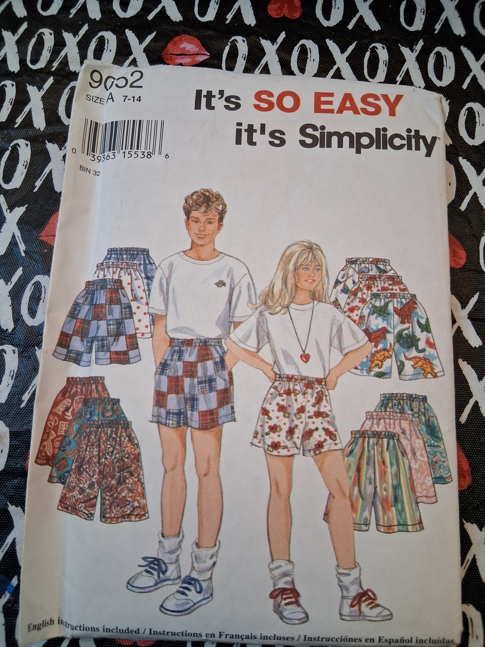 Simplicity Kids Shorts Pattern — White, Red, Blue, Green, Brown